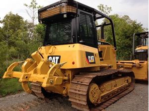 Picture of CAT Dozer D6K sweeps and guards