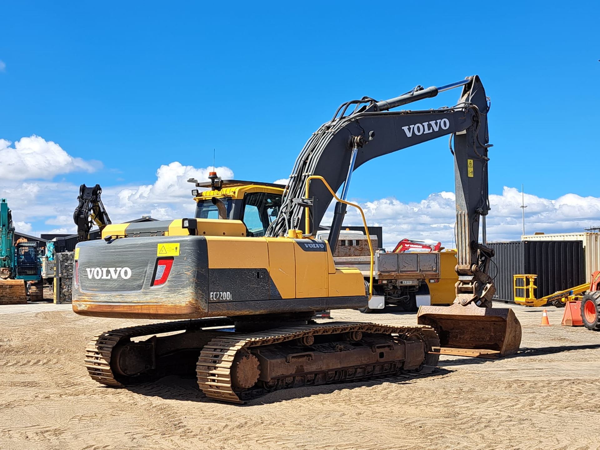 Picture of Volvo EC220DL